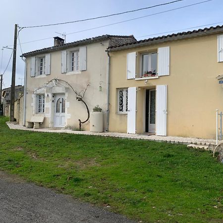 Charmant Studio Meuble Montignac-Charente Zewnętrze zdjęcie