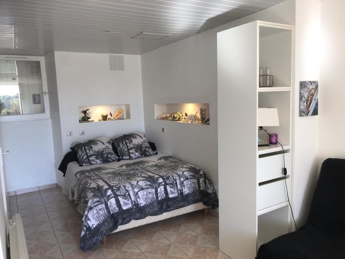 Charmant Studio Meuble Montignac-Charente Zewnętrze zdjęcie
